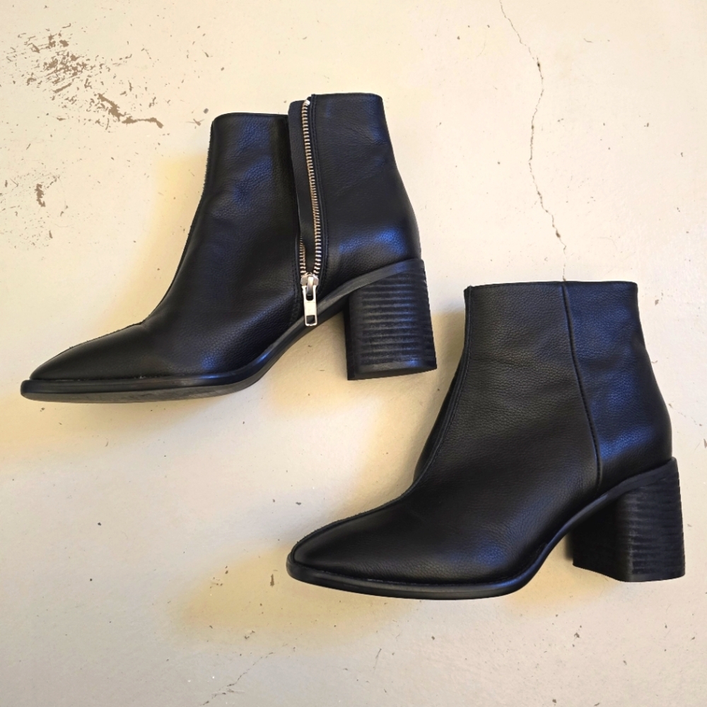 Intentionally Blank Black Square Toed Corpcore Boots 8